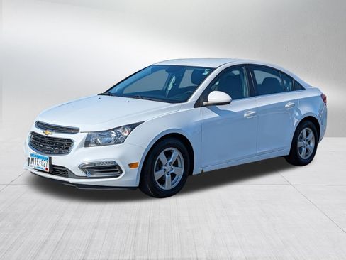 Used 2015 Chevrolet Cruze LT FWD image 3