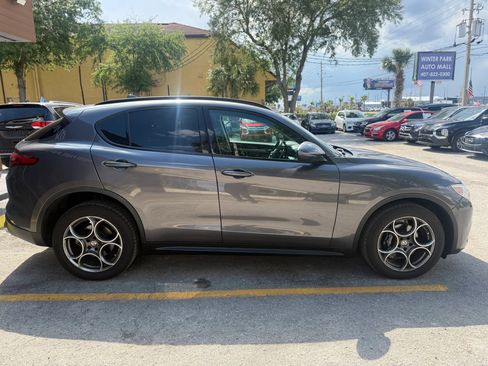 Used 2018 Alfa Romeo Stelvio Sport w/ Quick Order Package 22J Sport AWD/4WD image 4