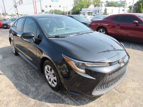 Used 2021 Toyota Corolla LE FWD image 1