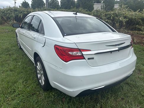 Used 2012 Chrysler 200 Touring FWD image 7