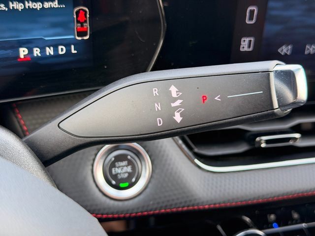 Used 2025 Chevrolet Equinox RS w/ Safety and Technology Package AWD/4WD image 17