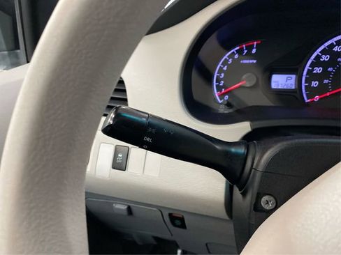 Used 2011 Toyota Sienna LE image 22