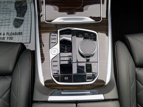 Used 2024 BMW X7 xDrive40i image 53