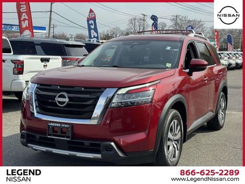 Used 2023 Nissan Pathfinder SL image 4