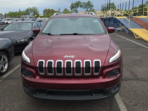 Used 2018 Jeep Cherokee Latitude AWD/4WD image 6