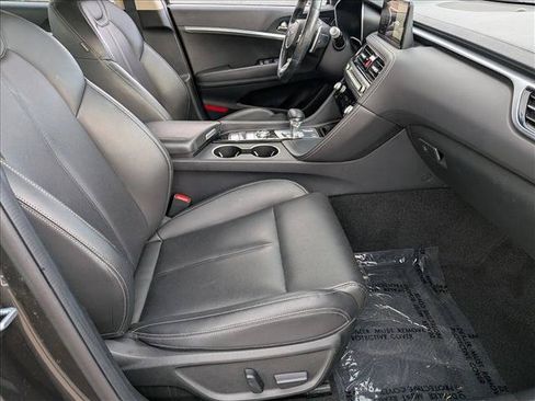 Used 2025 Genesis G70 2.5T RWD image 27