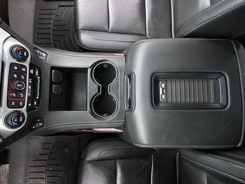 Used 2016 GMC Yukon SLT w/ Premium Edition AWD/4WD image 41