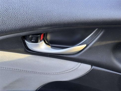 Used 2019 Honda Civic EX image 10