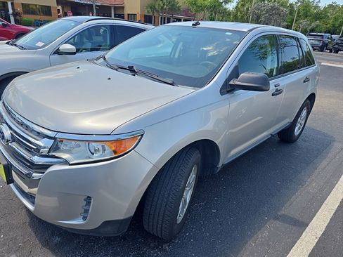 Used 2013 Ford Edge SE image 1