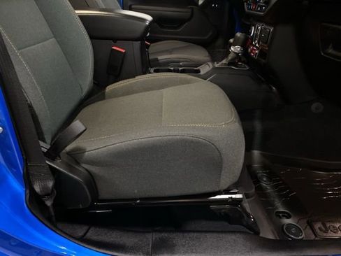 Used 2024 Jeep Wrangler Unlimited image 81