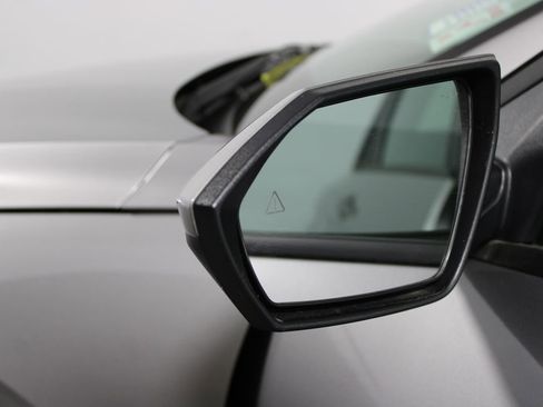 Used 2025 Hyundai Elantra Blue image 29