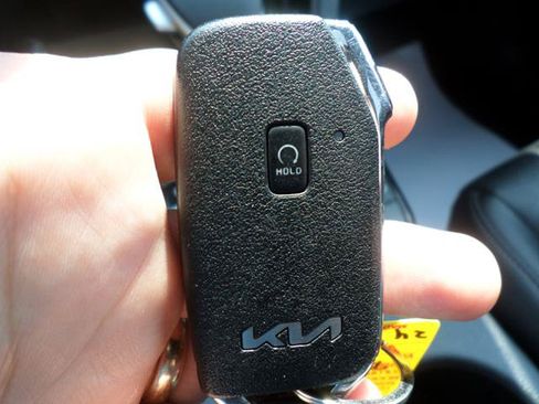 Used 2024 Kia Seltos SX w/ SX Sunroof Package AWD/4WD image 13