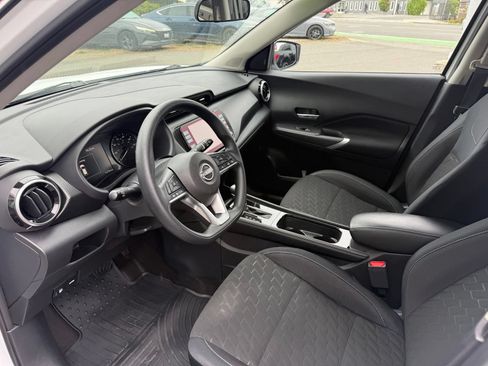 Used 2023 Nissan Kicks SV FWD image 12