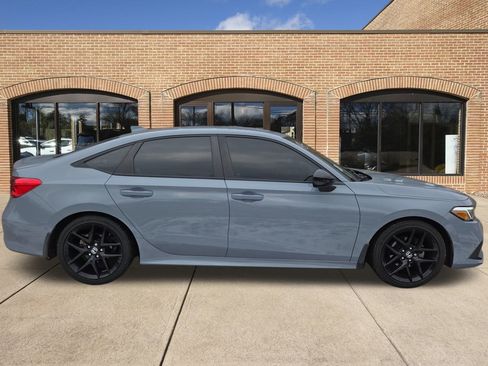 Used 2022 Honda Civic Sport image 2