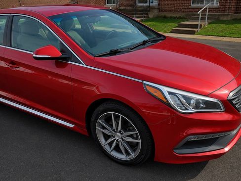 Used 2017 Hyundai Sonata Sport 2.0T FWD image 5