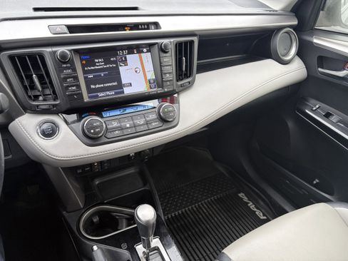 Used 2017 Toyota RAV4 Limited image 9