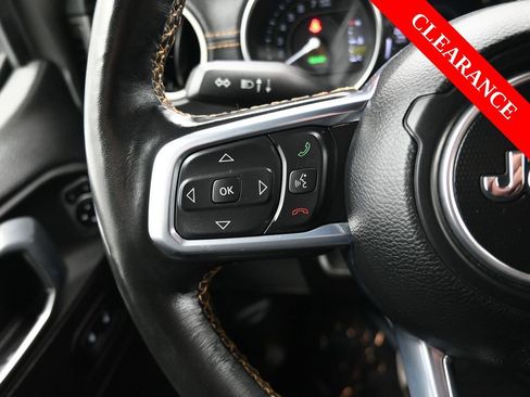 Used 2022 Jeep Wrangler Unlimited Sahara image 25