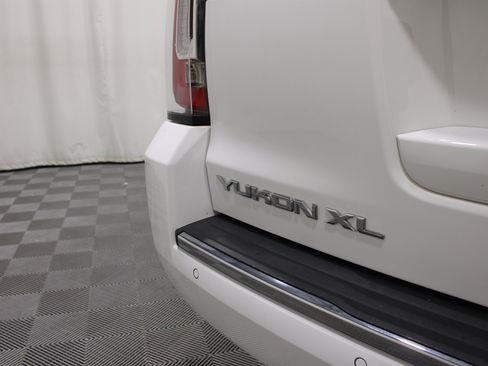Used 2019 GMC Yukon XL Denali w/ Denali Ultimate Package AWD/4WD image 31