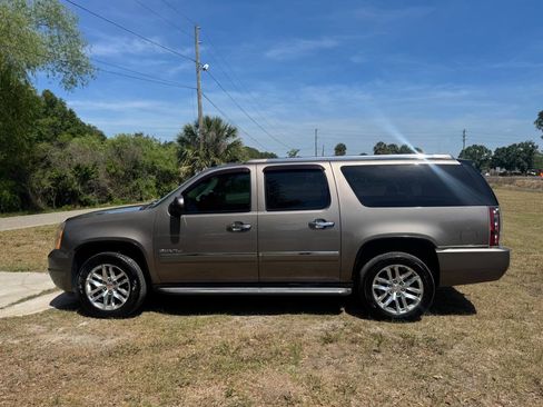 Used 2012 GMC Yukon XL Denali AWD/4WD image 7