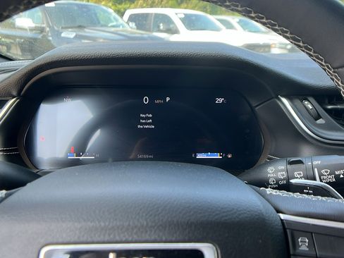 Used 2024 Jeep Grand Cherokee L Laredo image 32