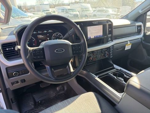 New 2025 Ford F550 4x4 Crew Cab w/ XLT Value Package image 6