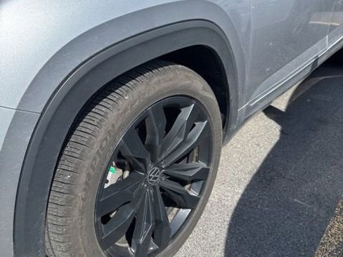 Used 2021 Volkswagen Atlas Cross Sport SEL R-Line AWD/4WD image 3