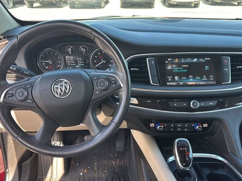 Used 2019 Buick Enclave Essence image 17
