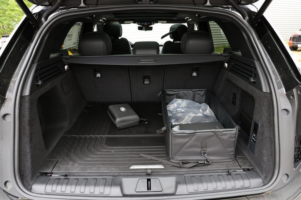 New 2025 Land Rover Range Rover Sport SE AWD/4WD image 15