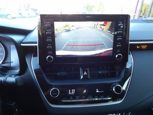 Used 2020 Toyota Corolla LE image 19