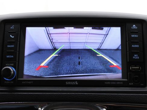 Used 2016 Chrysler Town & Country Touring w/ Driver Convenience Group FWD image 15