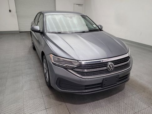 Used 2024 Volkswagen Jetta SE FWD image 14