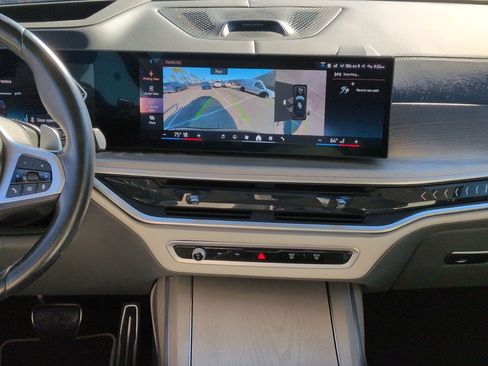 Certified 2024 BMW X7 xDrive40i w/ Executive Package image 30