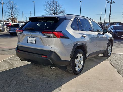 Used 2020 Toyota RAV4 XLE w/ Convenience Package image 3