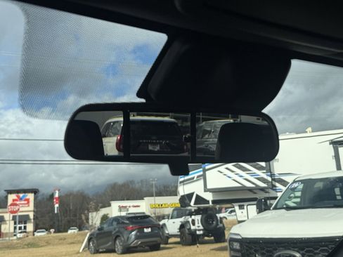 Used 2022 Nissan Frontier Pro-X w/ Technology Package image 26