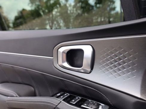 Certified 2022 Kia Sorento SX image 26