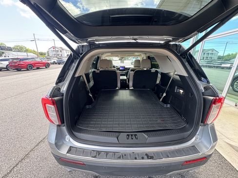 Used 2020 Ford Explorer Limited RWD image 11