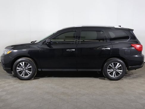 Used 2019 Nissan Pathfinder SV image 16