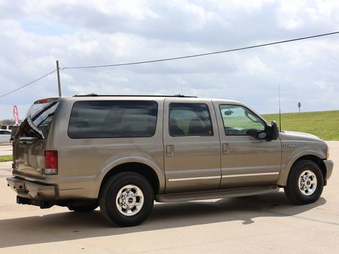 Used 2003 Ford Excursion Limited image 3