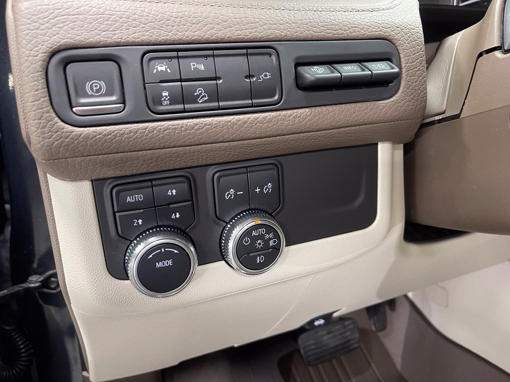 Used 2021 GMC Yukon Denali w/ LPO, Illumination Package AWD/4WD image 19