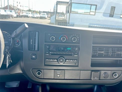 Used 2017 Chevrolet Express 3500 image 13