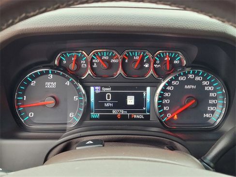 Used 2020 Chevrolet Suburban Premier image 27