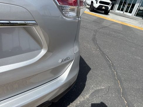 Used 2016 Nissan Rogue S AWD/4WD image 8