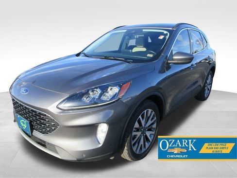 Used 2022 Ford Escape Titanium image 1