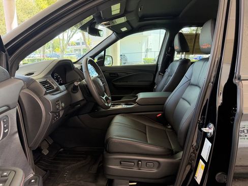 Used 2025 Honda Ridgeline TrailSport image 5