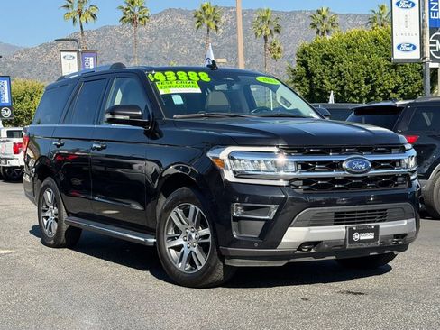 Used 2023 Ford Expedition Limited image 2