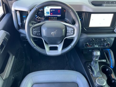 Used 2022 Ford Bronco Black Diamond image 14