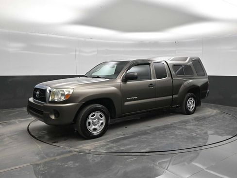 Used 2011 Toyota Tacoma 2WD Access Cab w/ SR5 Pkg #2 image 4