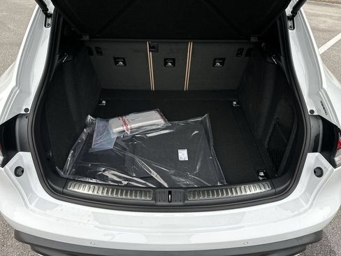 Certified 2026 Porsche Macan AWD/4WD image 20