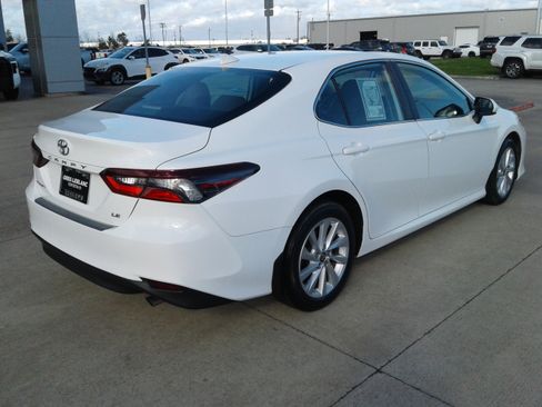 Used 2023 Toyota Camry LE image 7