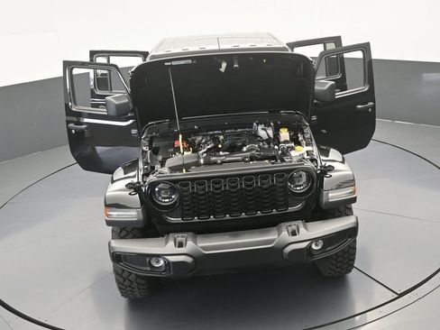 Used 2024 Jeep Gladiator Mojave AWD/4WD image 67